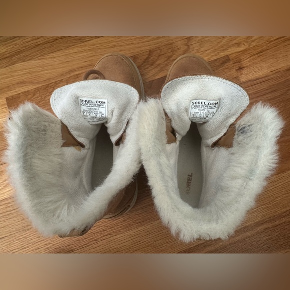 Sorel Joan Explorer Boots size 7 - Picture 7 of 7